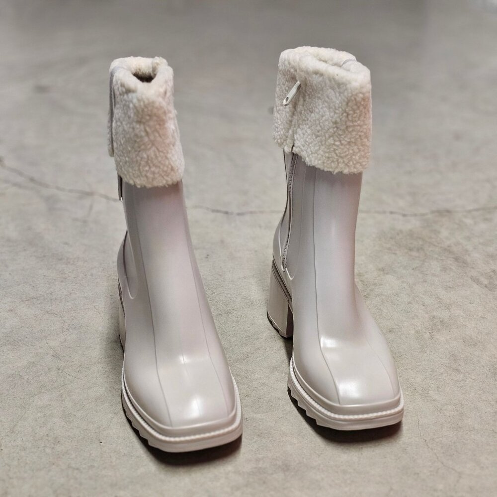 Womens Gray Waterproof Boots With Fleece Lining & Zipper Closure - Picture 6 of 7